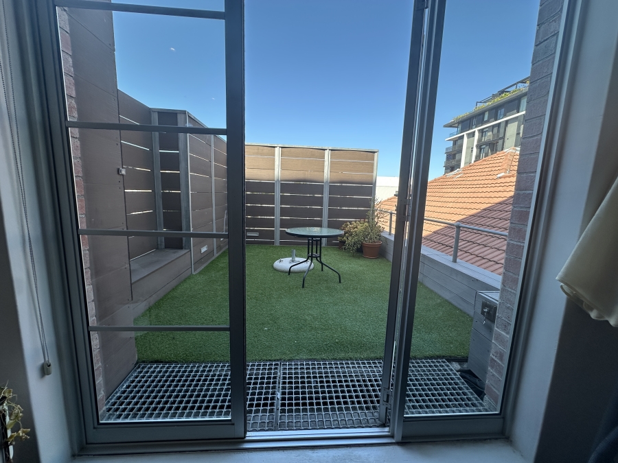 To Let commercial Property for Rent in Green Point Western Cape